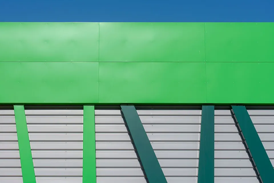 Facade cladding of an industrial building